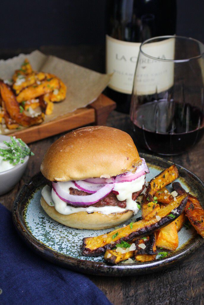 Lamb burger with red wine