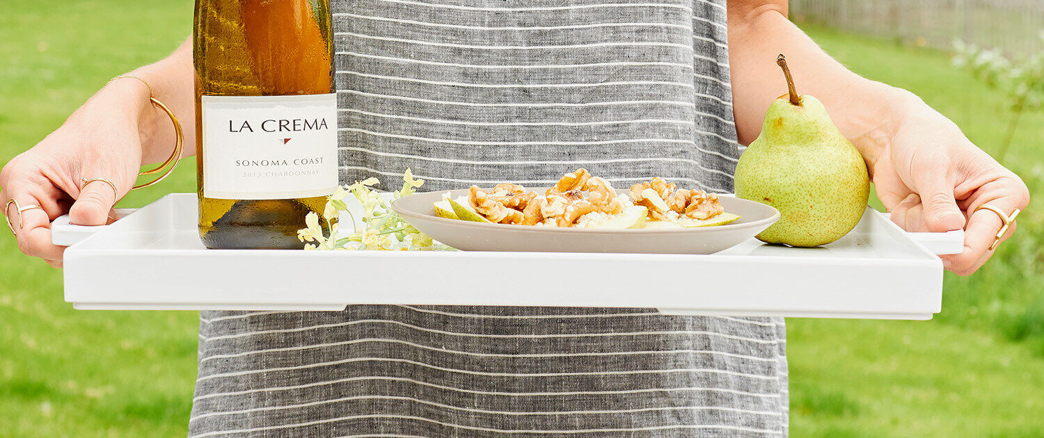 Pear crisps with gorgonzola & walnuts