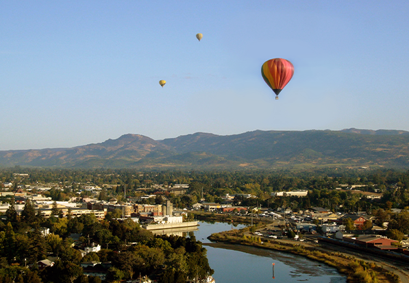 Hot air ballons over a river Hot air ballons over a river