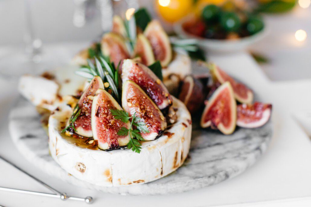 Baked brie with figs