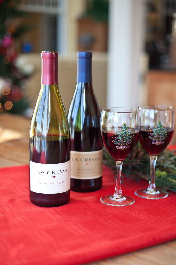 La Crema wine with glasses