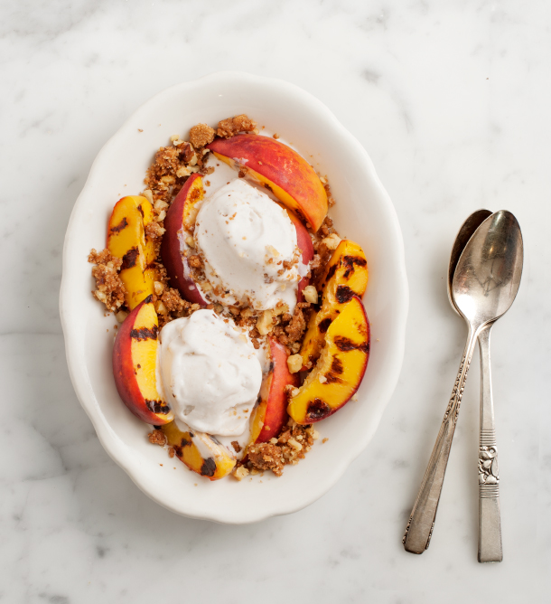 Grilled Peach Crumble with ice cream