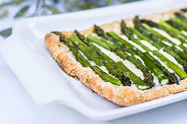Three-ingredient asparagus tart