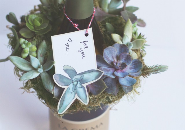 This gorgeous mini succulent wreath DIY screams summer. Makes a terrific hostess, or housewarming gift.