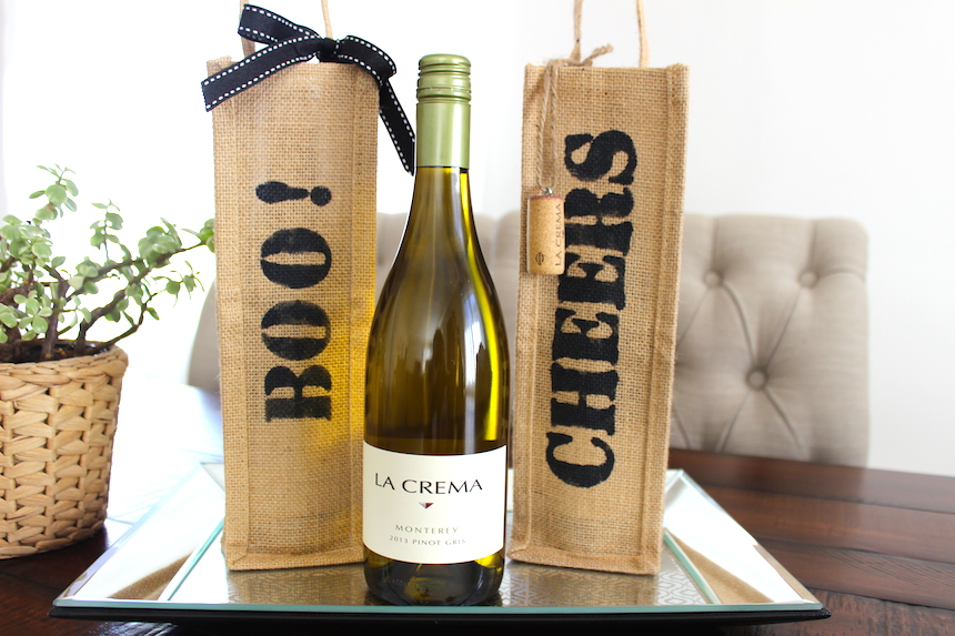 Stumped for a hostess gift? Looking for a fun bottle bag party favor? Our friend Tracy Pendergast has a fun, inexpensive wine bottle bag DIY you just have to try.