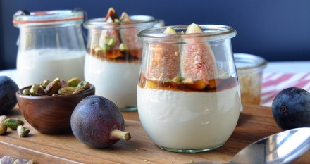 Fresh Figs with Mascarpone, Honey and Pistachios