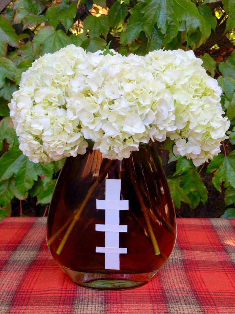 Tailgating Tips: Ideas for throwing a football-themed fest.