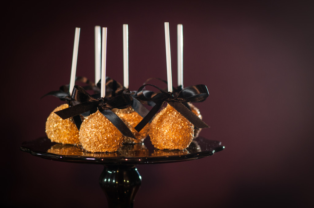 Hollywood Award Show Cake Pops for a Dessert Bar