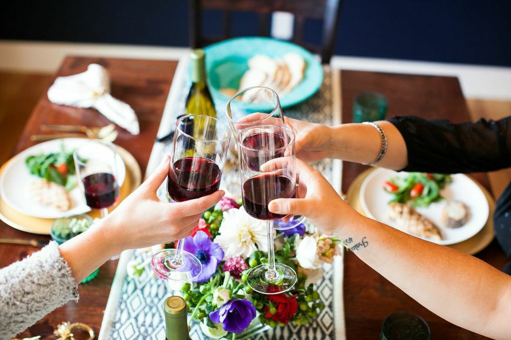 Cheers to an easy-to-host dinner party!