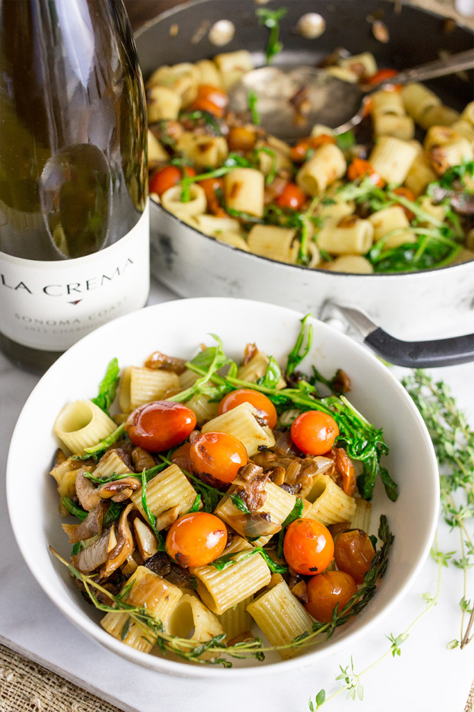 Arugula and mushroom rustic pasta