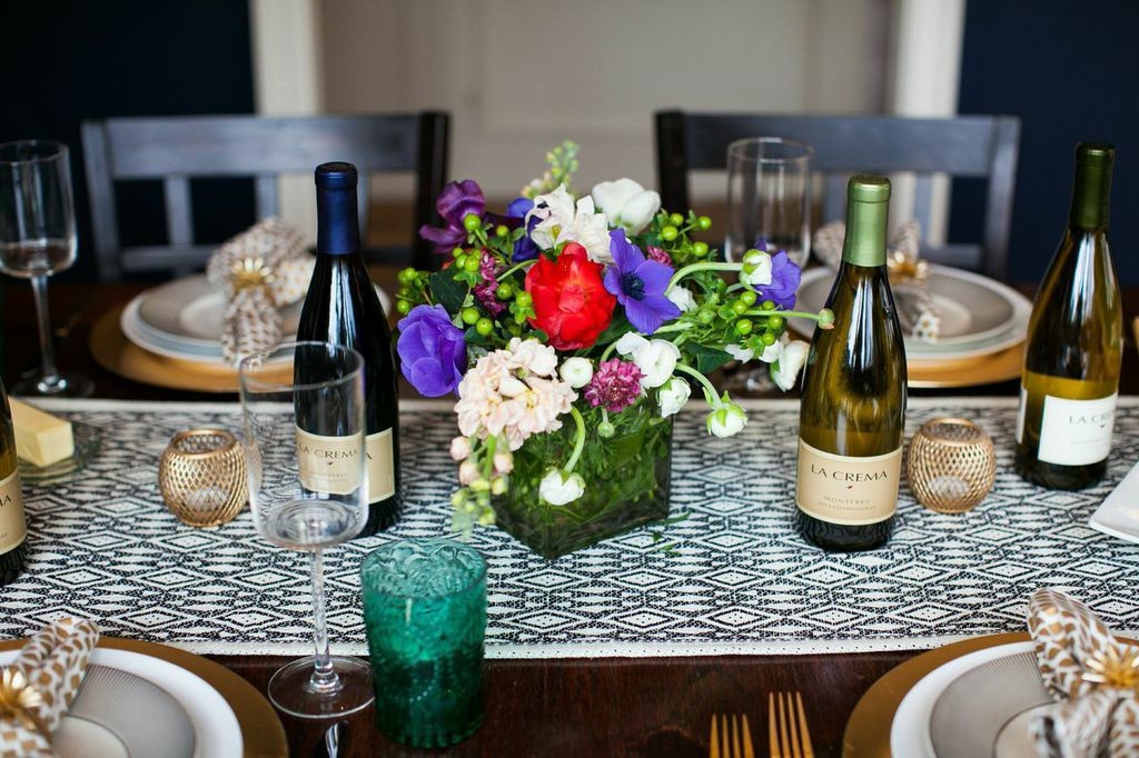 A simple centerpiece ties the whole table together