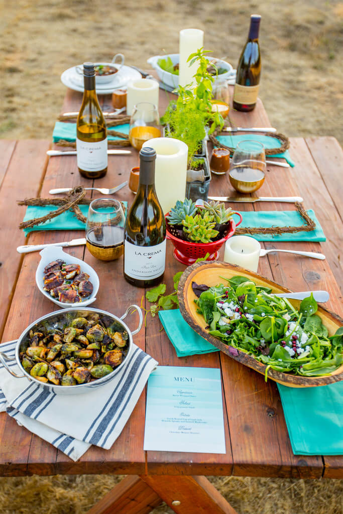 Love the decor of this fall dinner- so pretty!