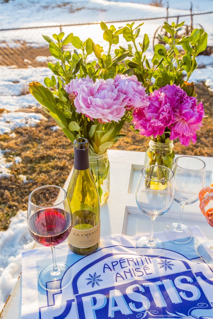 Decor on the Wine Barrel Table DIY