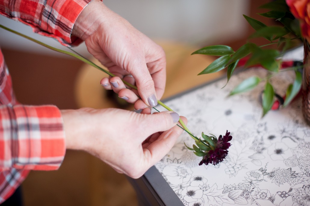 How to host a flower arranging class