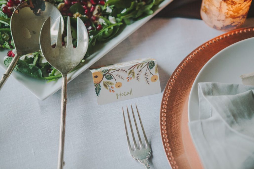 Placecards for your Friendsgiving tablesetting.