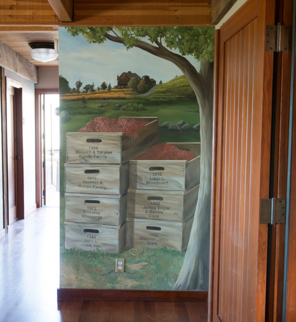The original version of the Saralee's Historical Estate Mural by Chris Henry, 2003