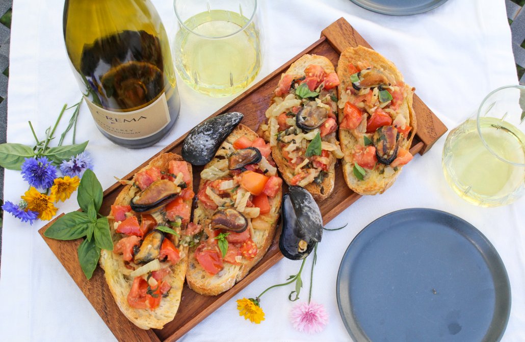 Spring Recipes Roundup: Mussels Bruschetta