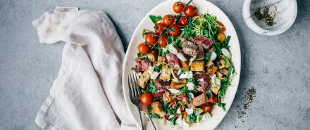 Hearty Beef Tenderloin Panzanella Salad