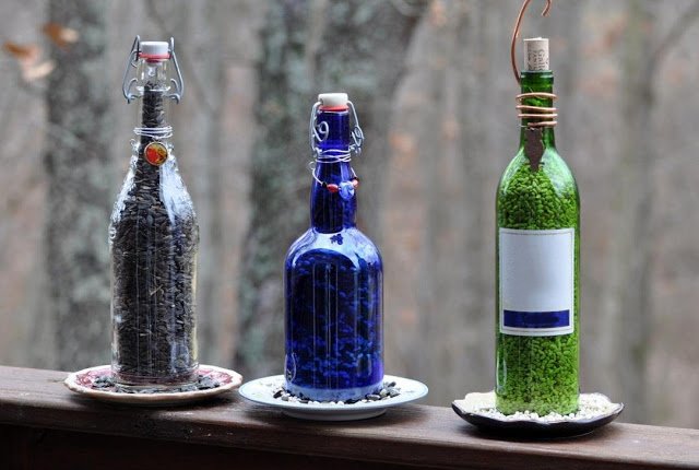 DIY Wine Bottle Decor: Wine Bottle Bird Feeder