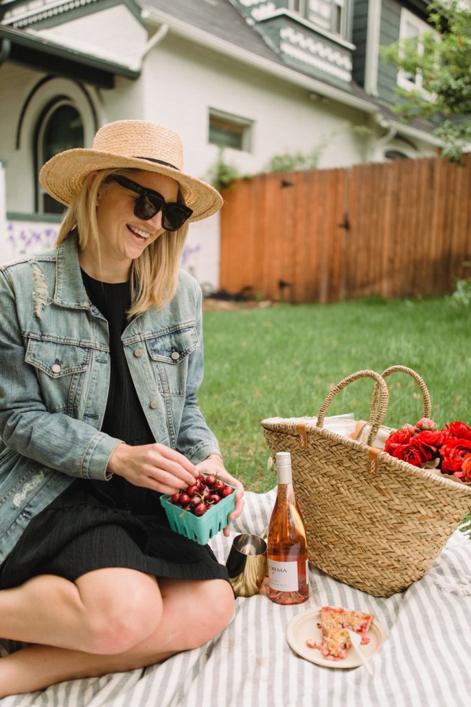 Sunday Farmers' Market Picnic