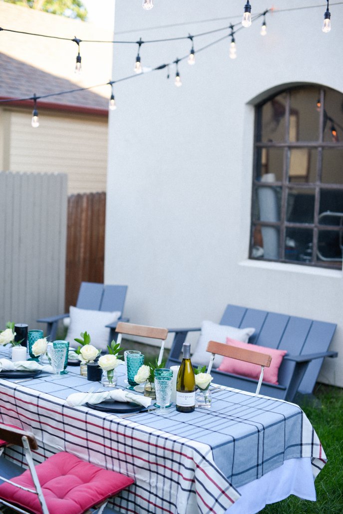 Hosting a Simple and Stylish Backyard BBQ