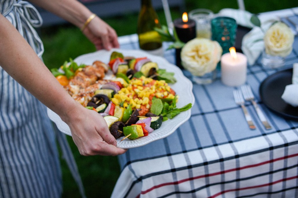 Hosting a Simple and Stylish Backyard BBQ